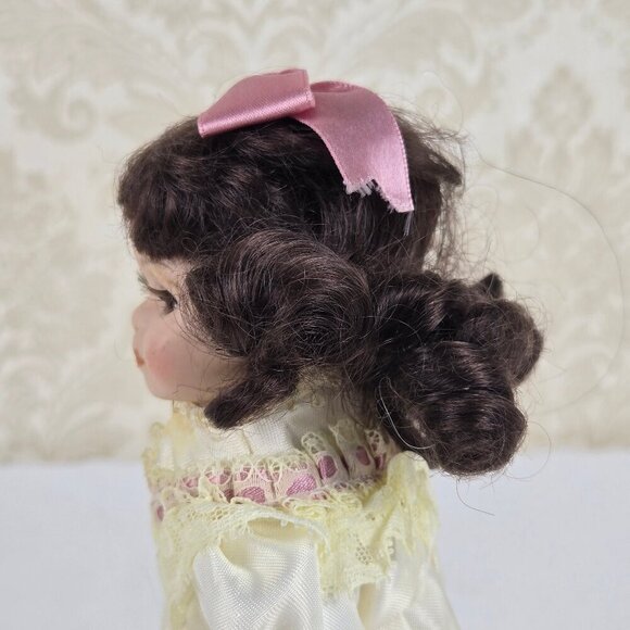 Vintage Petite Porcelains by Barbara Lee Limited Edition "Gabriella" - Picture 6 of 13